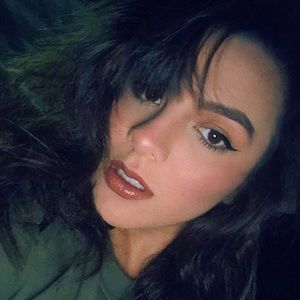 Meet your Posher, Camila